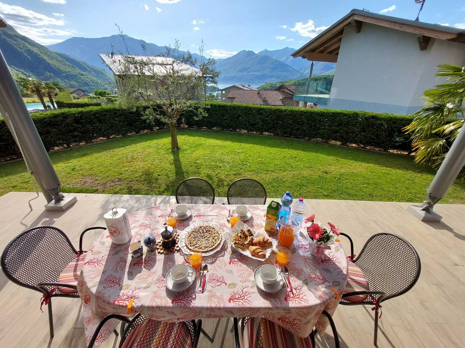 casa-eleonora-colico-lake-como-holiday-home-porch-7