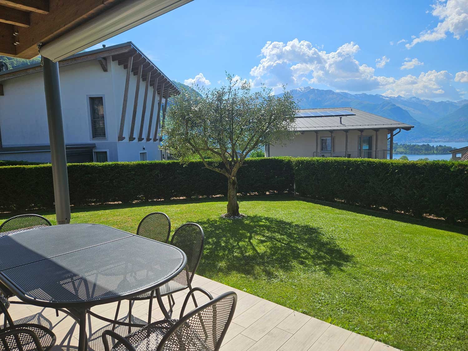 casa-eleonora-colico-lake-como-holiday-home-porch-8
