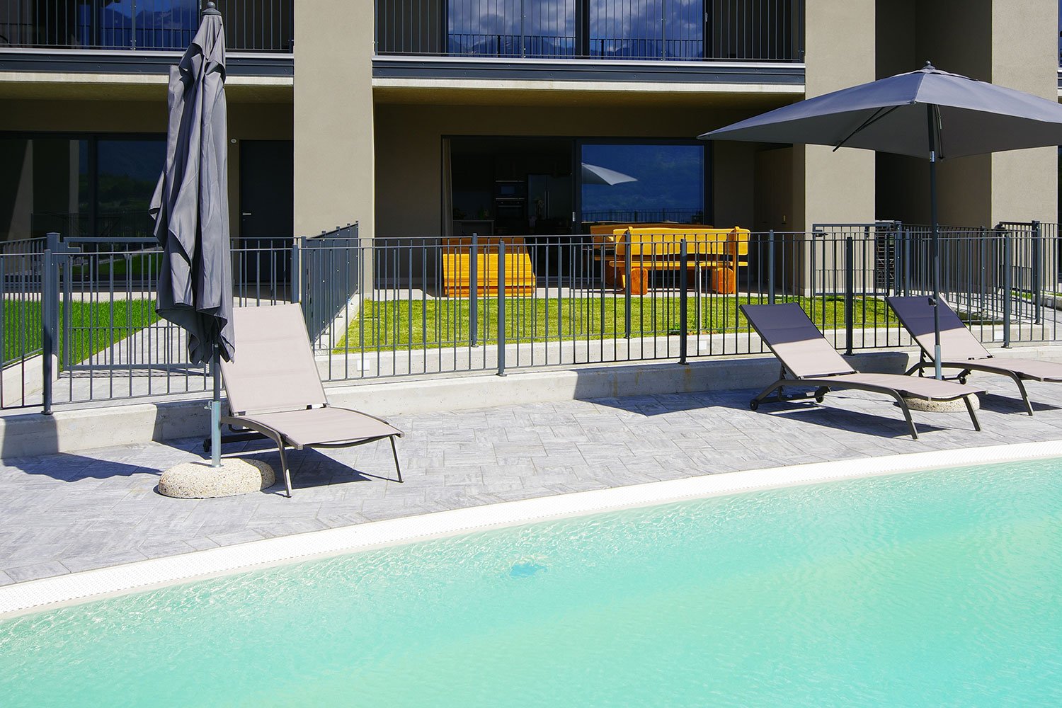 19-pool-ivan-opas-holiday-colico-lake-como