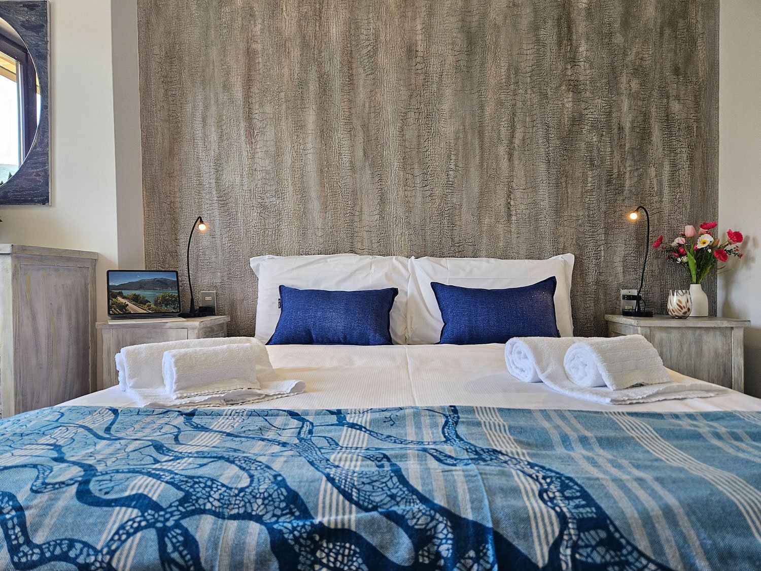 apartment-dorio-lake-como-double-bedroom-lake-view-casa-ceci