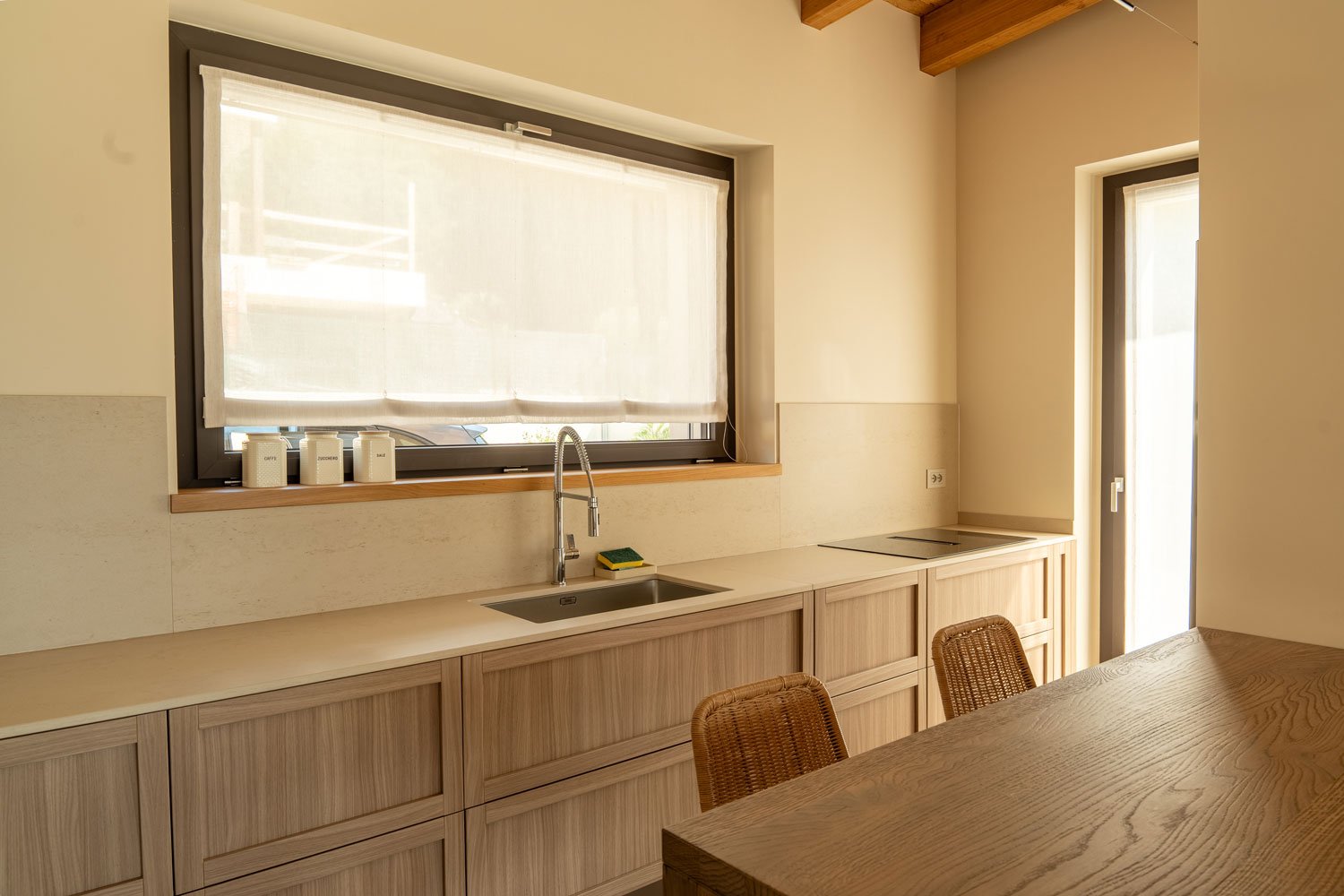 09-villa-colico-modern-kitchen