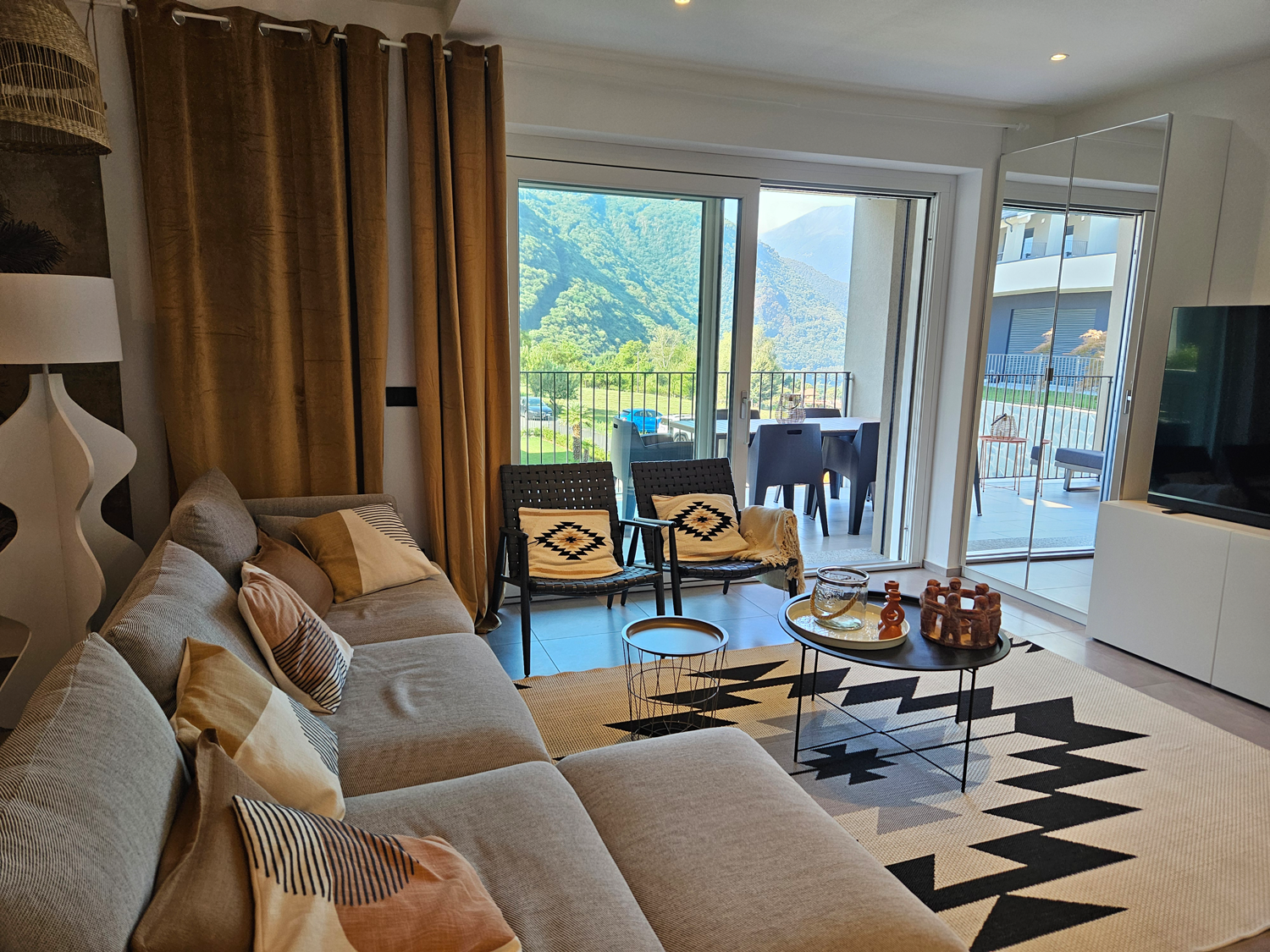 05-casa-fraya-colico-living-room