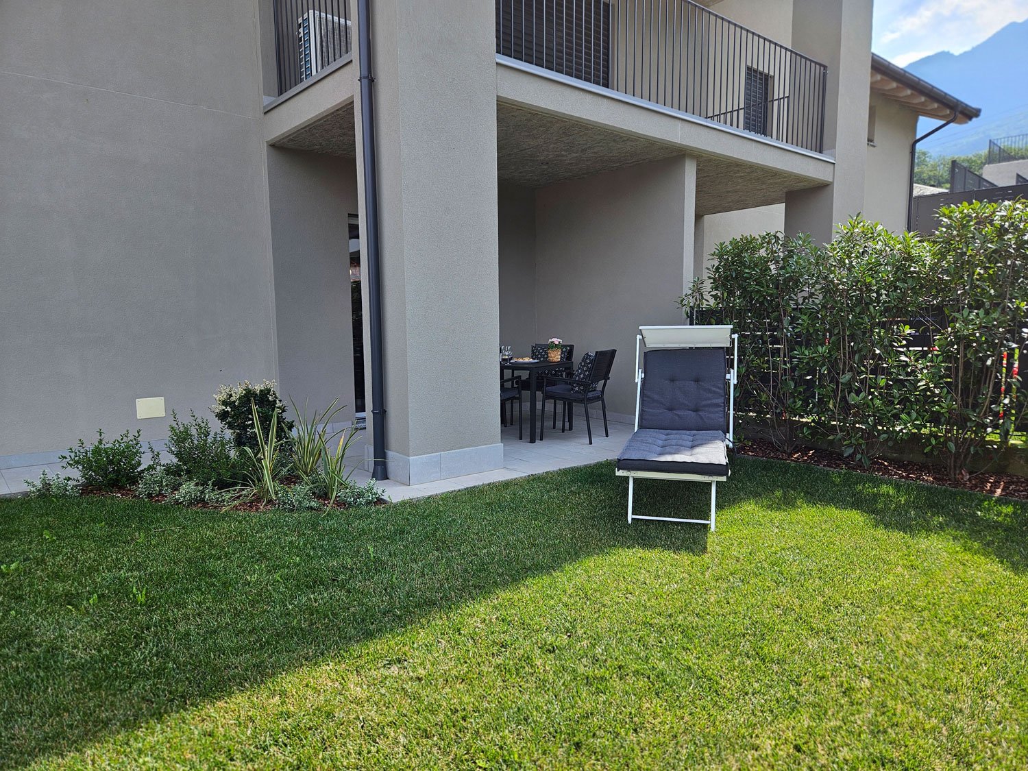 08-dining-al-fresco-lake-como-holidays